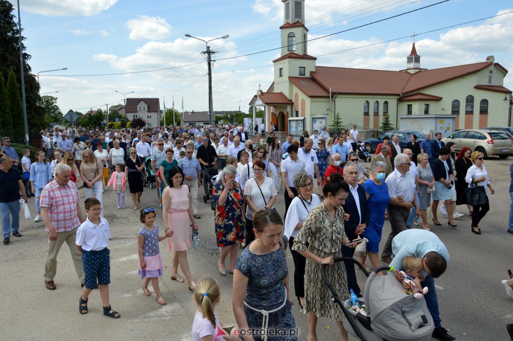 Boże Ciało 2021 parafii pw. NMP Królowej Rodzin w Ostrołęce [03.06.2021] - zdjęcie #76 - eOstroleka.pl