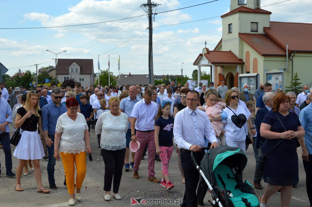 Boże Ciało 2021 parafii pw. NMP Królowej Rodzin w Ostrołęce [03.06.2021] - zdjęcie #82 - eOstroleka.pl