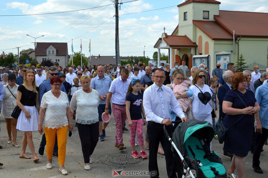 Boże Ciało 2021 parafii pw. NMP Królowej Rodzin w Ostrołęce [03.06.2021] - zdjęcie #83 - eOstroleka.pl