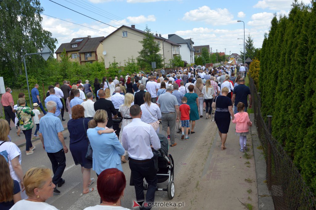 Boże Ciało 2021 parafii pw. NMP Kr&oacute;lowej Rodzin w Ostrołęce [03.06.2021] - zdjęcie #27 - eOstroleka.pl
