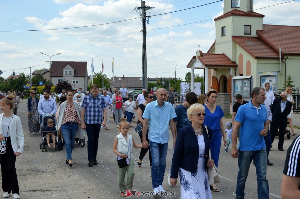 Boże Ciało 2021 parafii pw. NMP Królowej Rodzin w Ostrołęce [03.06.2021] - zdjęcie #110 - eOstroleka.pl