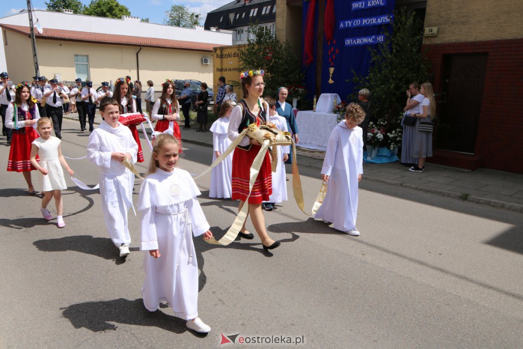 Boże Ciało 2021 w parafii pw. Nawiedzenia NMP (fara) [03.06.2021] - zdjęcie #28 - eOstroleka.pl