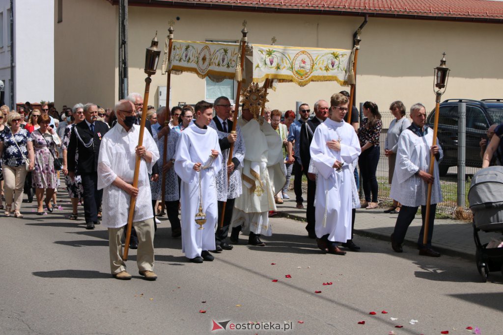 Boże Ciało 2021 w parafii pw. Nawiedzenia NMP (fara) [03.06.2021] - zdjęcie #46 - eOstroleka.pl