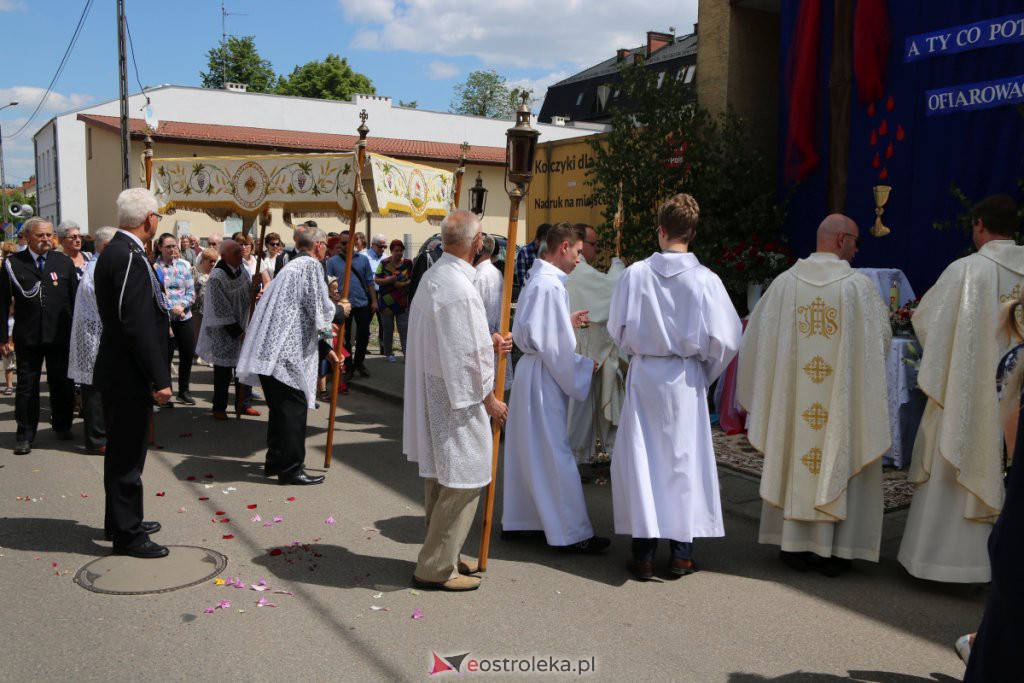 Boże Ciało 2021 w parafii pw. Nawiedzenia NMP (fara) [03.06.2021] - zdjęcie #47 - eOstroleka.pl