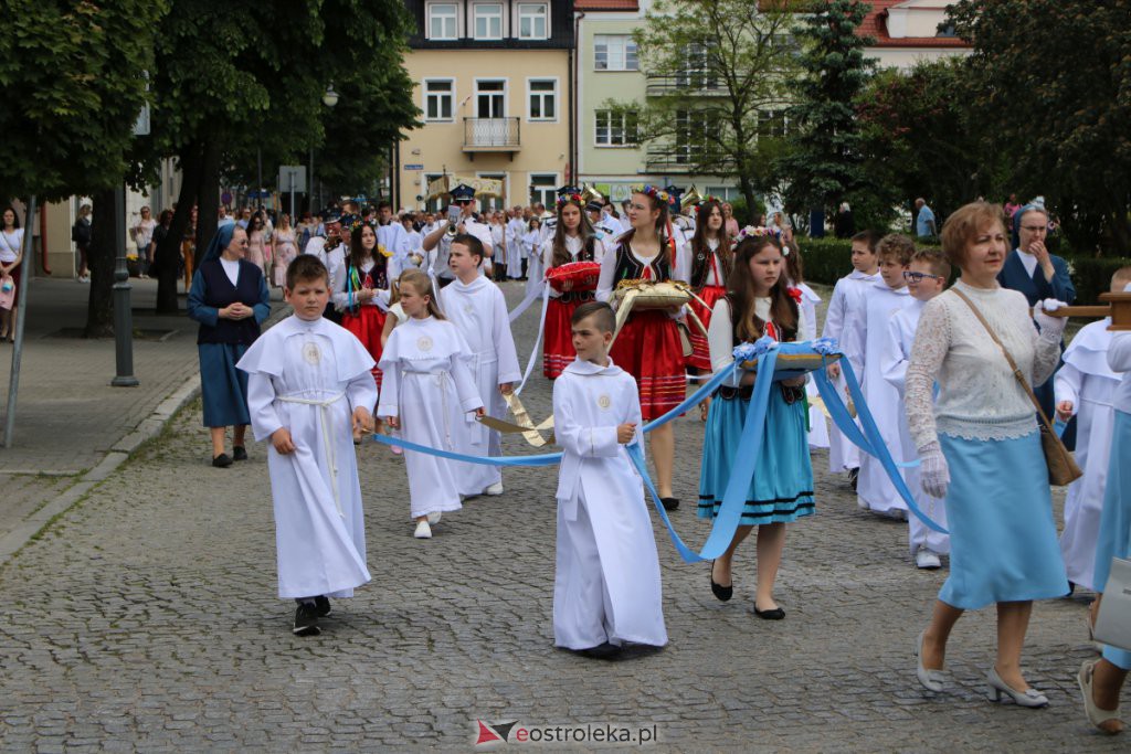 Boże Ciało 2021 w parafii pw. Nawiedzenia NMP (fara) [03.06.2021] - zdjęcie #80 - eOstroleka.pl