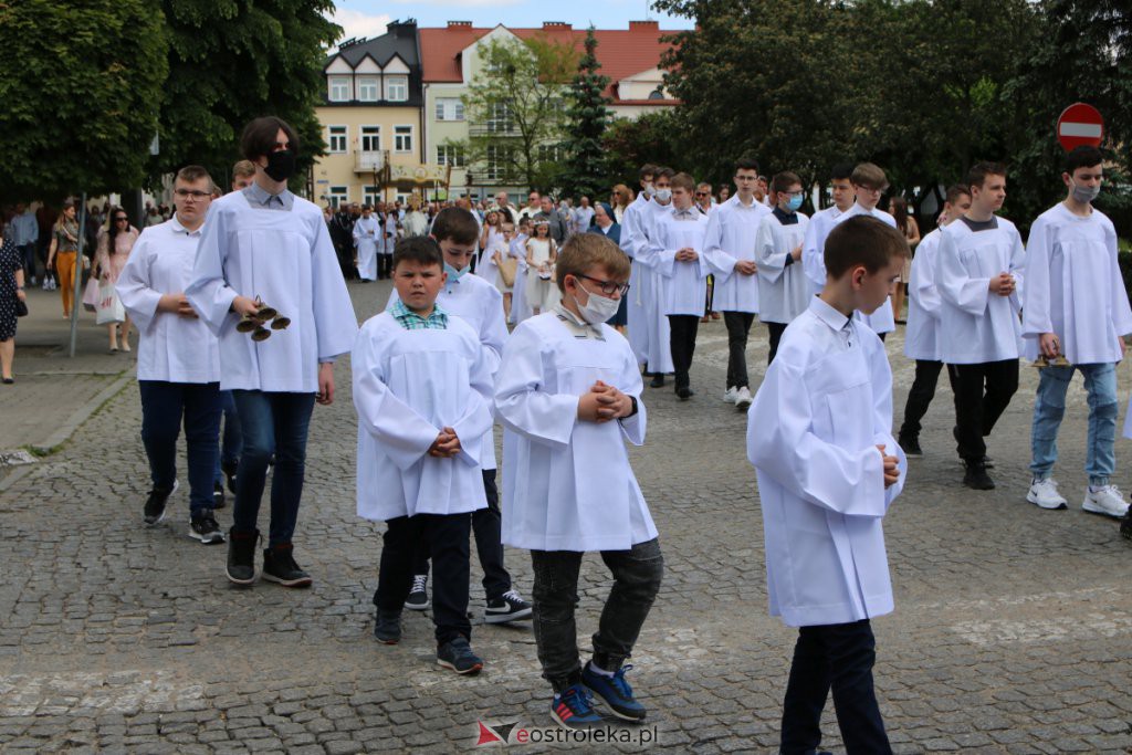 Boże Ciało 2021 w parafii pw. Nawiedzenia NMP (fara) [03.06.2021] - zdjęcie #72 - eOstroleka.pl