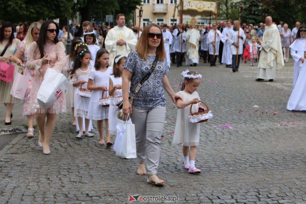 Boże Ciało 2021 w parafii pw. Nawiedzenia NMP (fara) [03.06.2021] - zdjęcie #66 - eOstroleka.pl