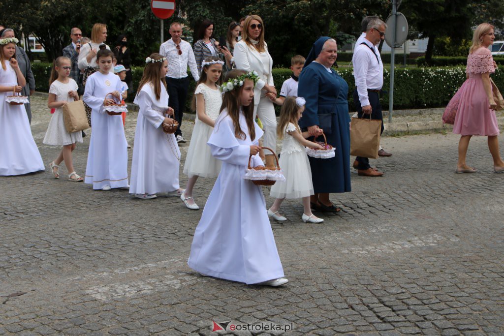 Boże Ciało 2021 w parafii pw. Nawiedzenia NMP (fara) [03.06.2021] - zdjęcie #62 - eOstroleka.pl