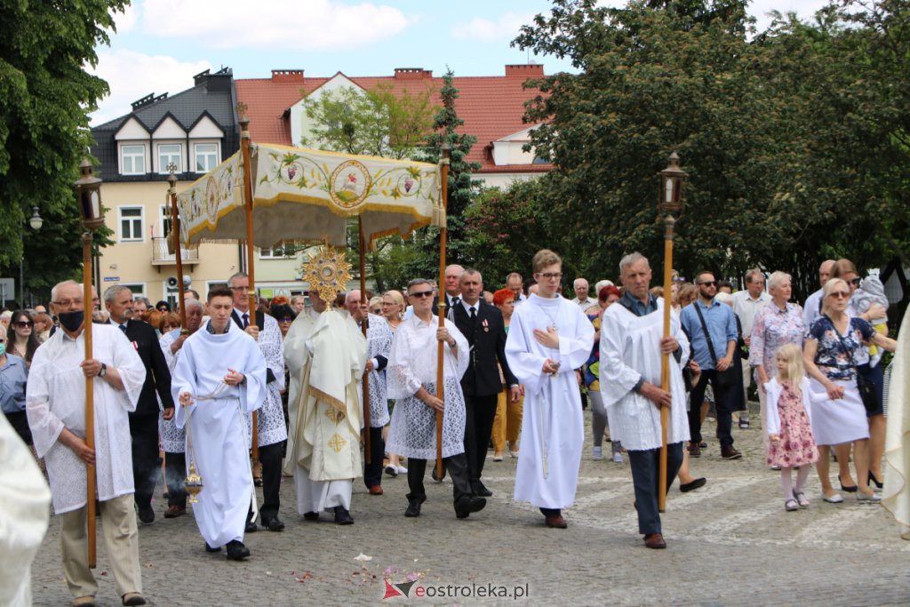 Boże Ciało 2021 w parafii pw. Nawiedzenia NMP (fara) [03.06.2021] - zdjęcie #69 - eOstroleka.pl