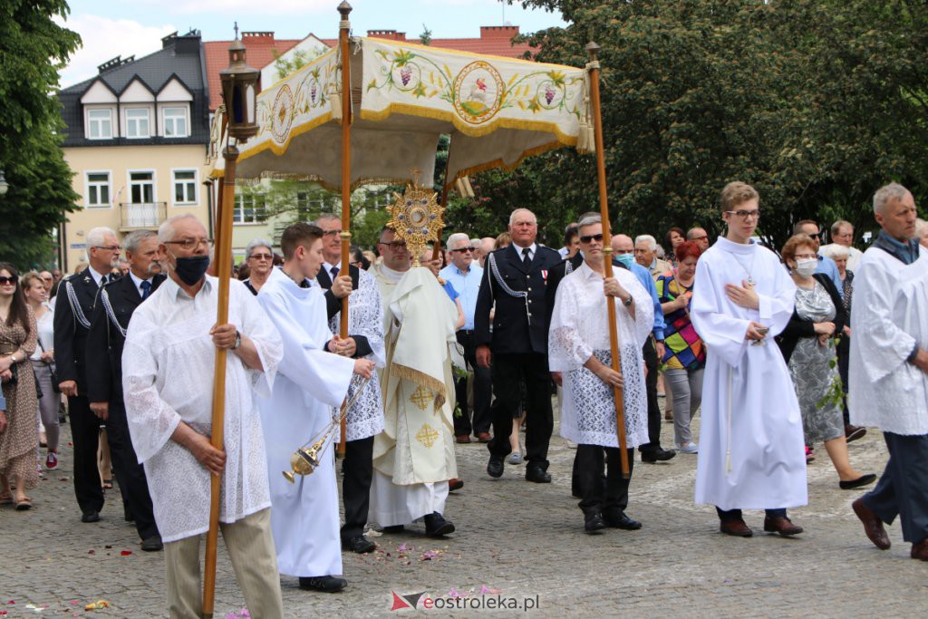 Boże Ciało 2021 w parafii pw. Nawiedzenia NMP (fara) [03.06.2021] - zdjęcie #67 - eOstroleka.pl