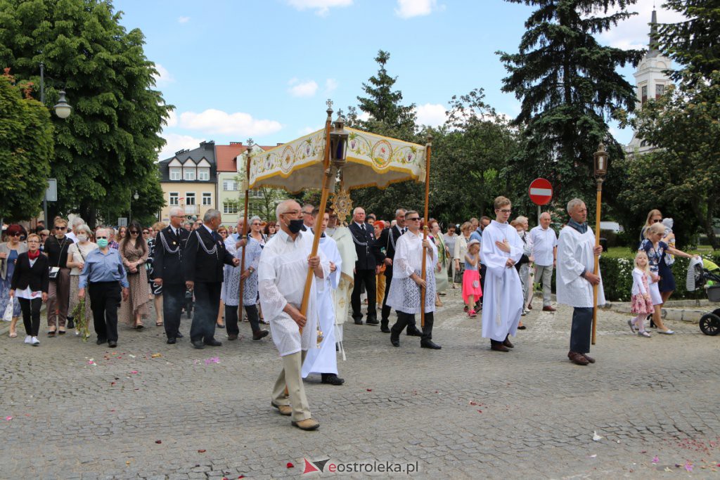 Boże Ciało 2021 w parafii pw. Nawiedzenia NMP (fara) [03.06.2021] - zdjęcie #61 - eOstroleka.pl
