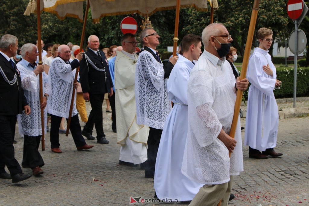 Boże Ciało 2021 w parafii pw. Nawiedzenia NMP (fara) [03.06.2021] - zdjęcie #57 - eOstroleka.pl