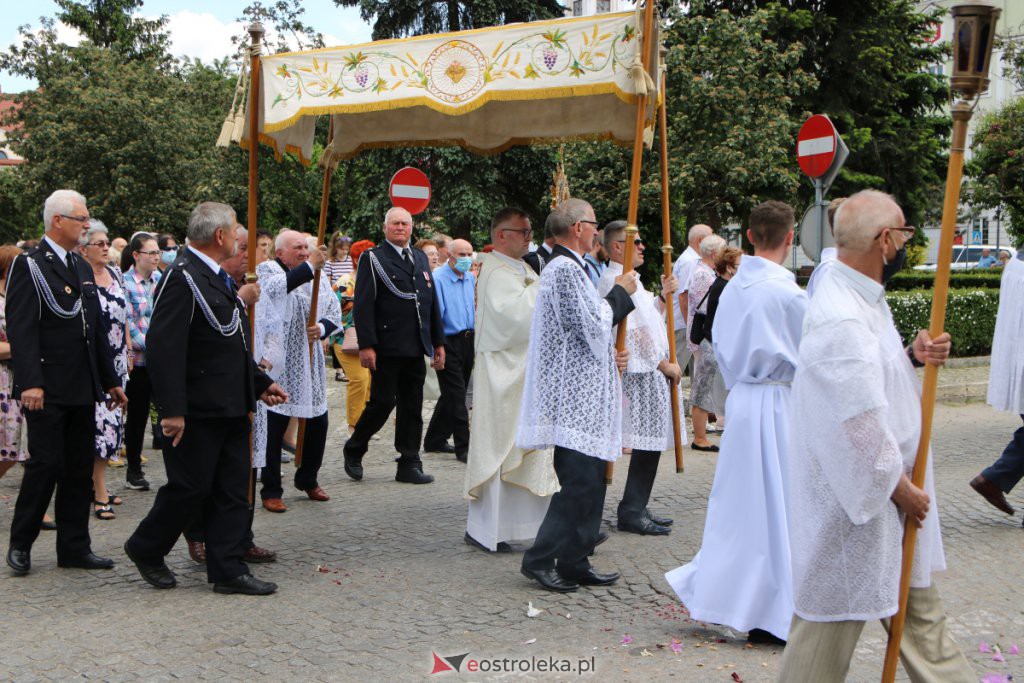 Boże Ciało 2021 w parafii pw. Nawiedzenia NMP (fara) [03.06.2021] - zdjęcie #56 - eOstroleka.pl