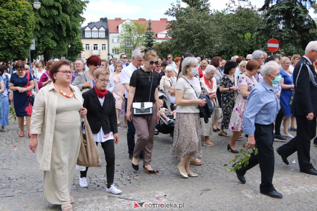 Boże Ciało 2021 w parafii pw. Nawiedzenia NMP (fara) [03.06.2021] - zdjęcie #53 - eOstroleka.pl