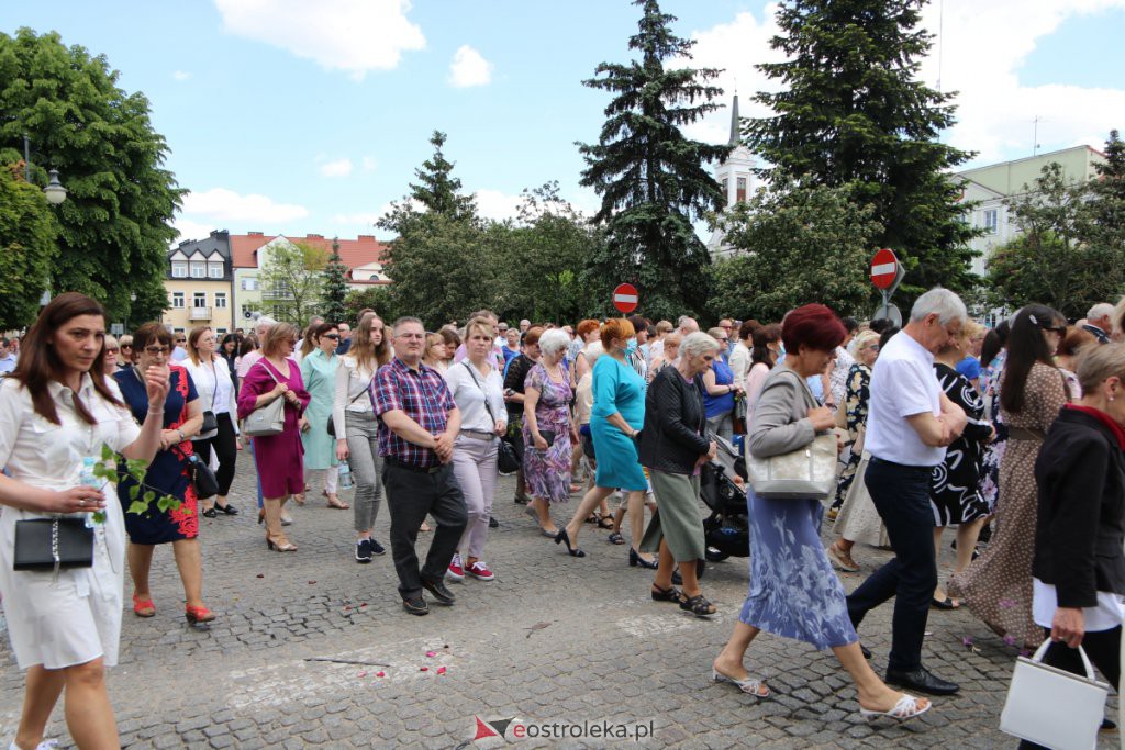 Boże Ciało 2021 w parafii pw. Nawiedzenia NMP (fara) [03.06.2021] - zdjęcie #51 - eOstroleka.pl