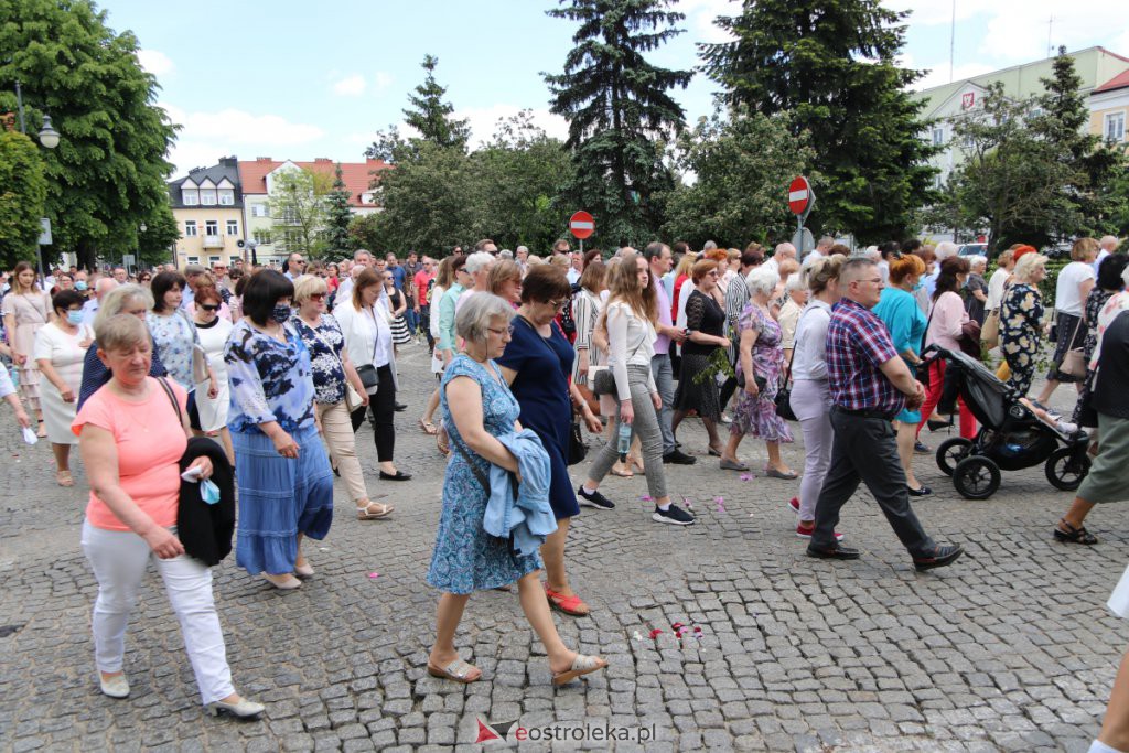 Boże Ciało 2021 w parafii pw. Nawiedzenia NMP (fara) [03.06.2021] - zdjęcie #50 - eOstroleka.pl