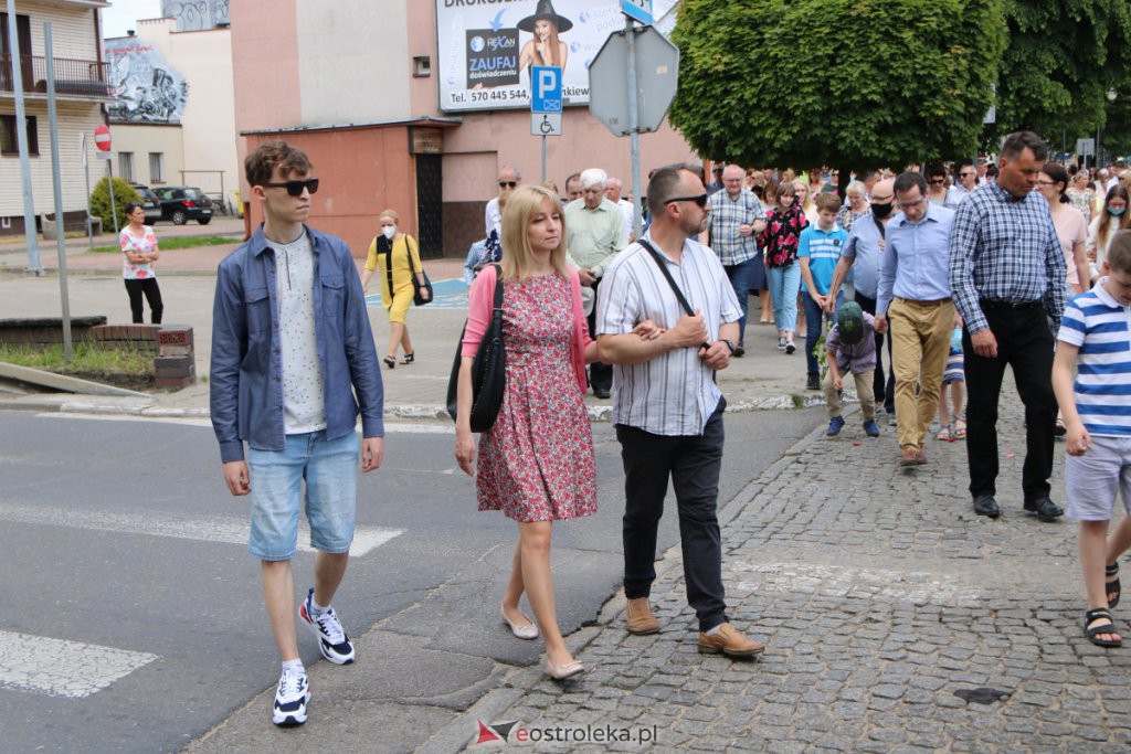 Boże Ciało 2021 w parafii pw. Nawiedzenia NMP (fara) [03.06.2021] - zdjęcie #45 - eOstroleka.pl