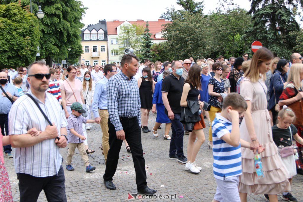 Boże Ciało 2021 w parafii pw. Nawiedzenia NMP (fara) [03.06.2021] - zdjęcie #43 - eOstroleka.pl