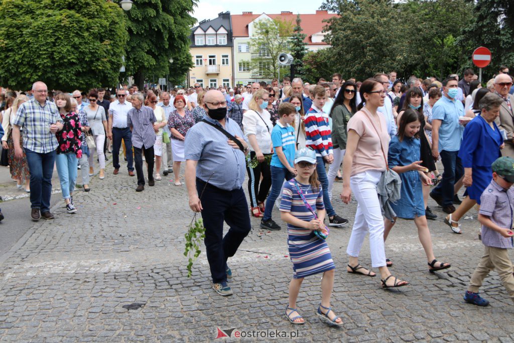 Boże Ciało 2021 w parafii pw. Nawiedzenia NMP (fara) [03.06.2021] - zdjęcie #38 - eOstroleka.pl
