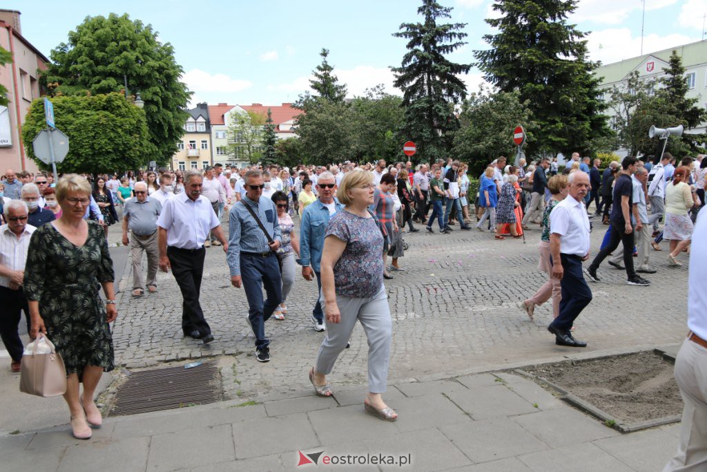 Boże Ciało 2021 w parafii pw. Nawiedzenia NMP (fara) [03.06.2021] - zdjęcie #32 - eOstroleka.pl