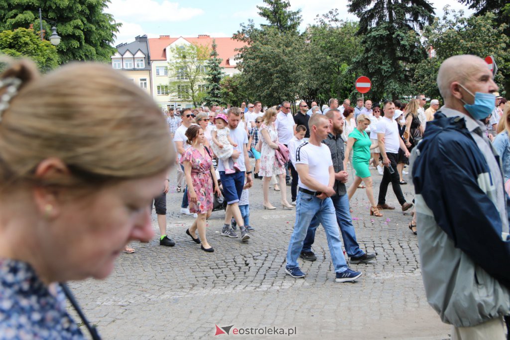 Boże Ciało 2021 w parafii pw. Nawiedzenia NMP (fara) [03.06.2021] - zdjęcie #8 - eOstroleka.pl