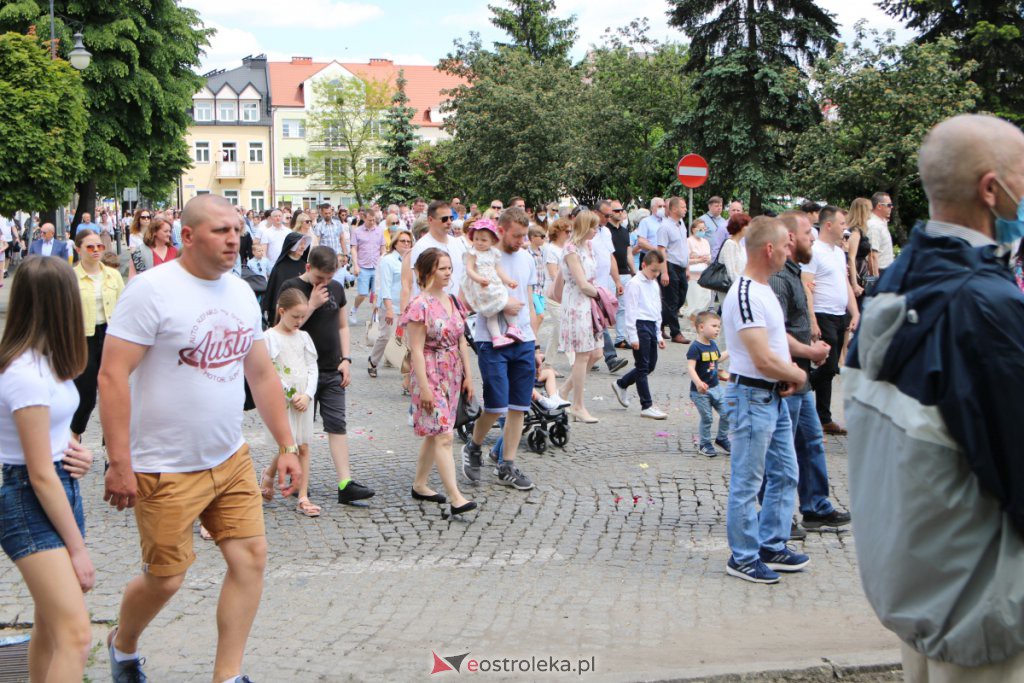 Boże Ciało 2021 w parafii pw. Nawiedzenia NMP (fara) [03.06.2021] - zdjęcie #6 - eOstroleka.pl