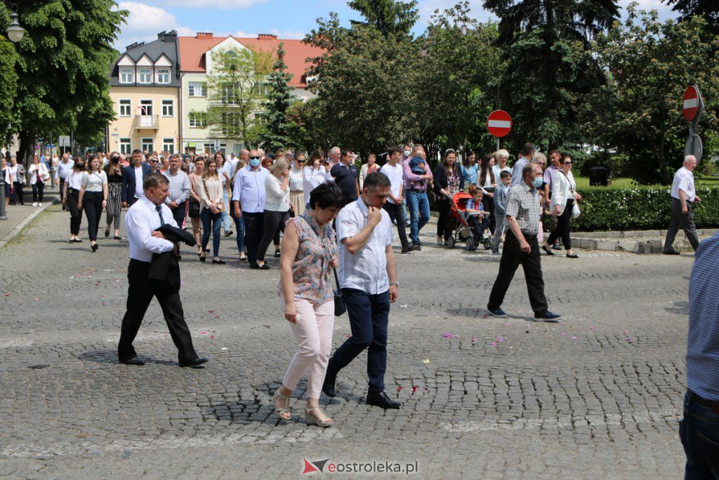 Boże Ciało 2021 w parafii pw. Nawiedzenia NMP (fara) [03.06.2021] - zdjęcie #37 - eOstroleka.pl