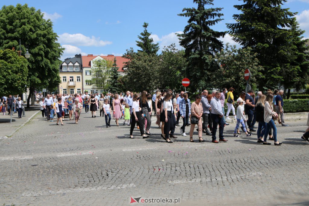 Boże Ciało 2021 w parafii pw. Nawiedzenia NMP (fara) [03.06.2021] - zdjęcie #29 - eOstroleka.pl
