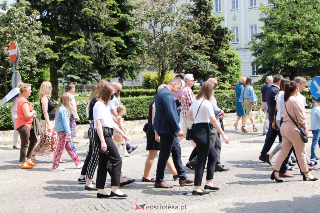 Boże Ciało 2021 w parafii pw. Nawiedzenia NMP (fara) [03.06.2021] - zdjęcie #27 - eOstroleka.pl