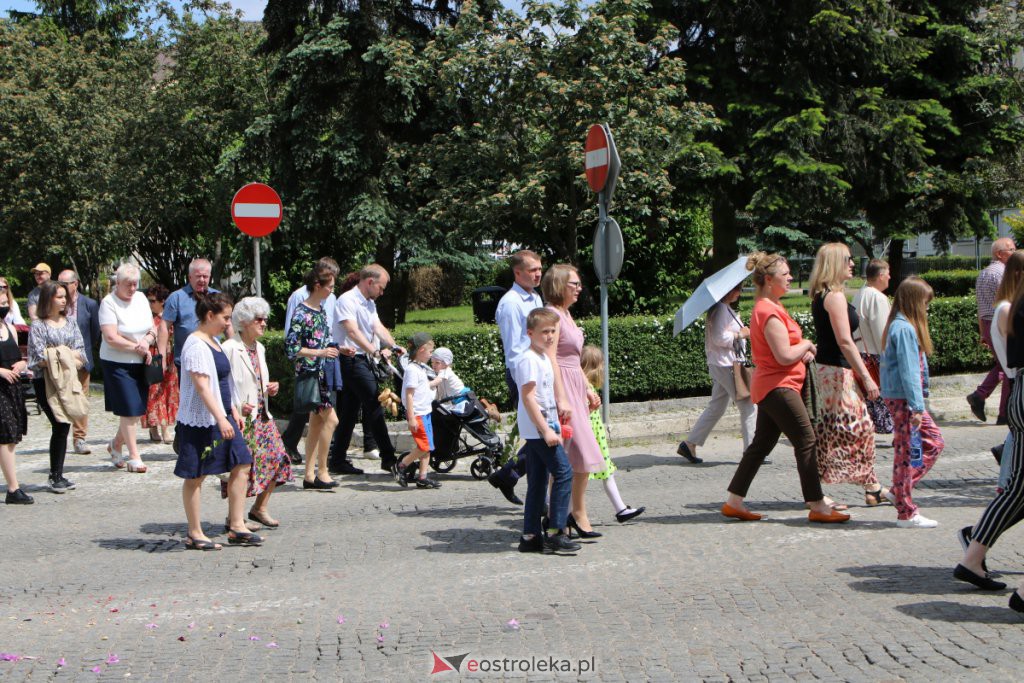 Boże Ciało 2021 w parafii pw. Nawiedzenia NMP (fara) [03.06.2021] - zdjęcie #25 - eOstroleka.pl