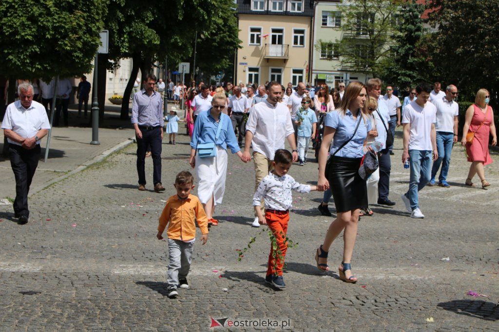 Boże Ciało 2021 w parafii pw. Nawiedzenia NMP (fara) [03.06.2021] - zdjęcie #11 - eOstroleka.pl