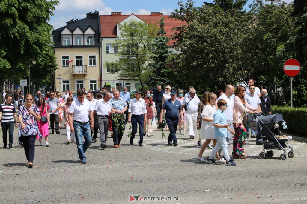 Boże Ciało 2021 w parafii pw. Nawiedzenia NMP (fara) [03.06.2021] - zdjęcie #7 - eOstroleka.pl