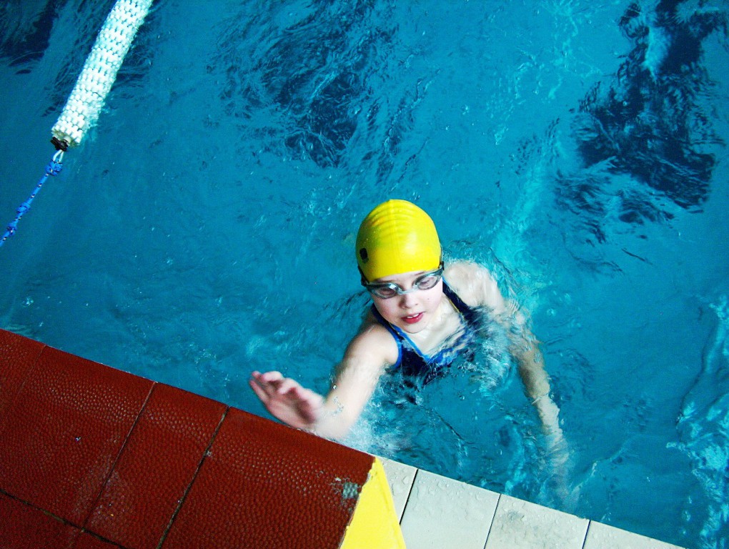 Zawody pływackie - 2004 r. - zdjęcie #11 - eOstroleka.pl