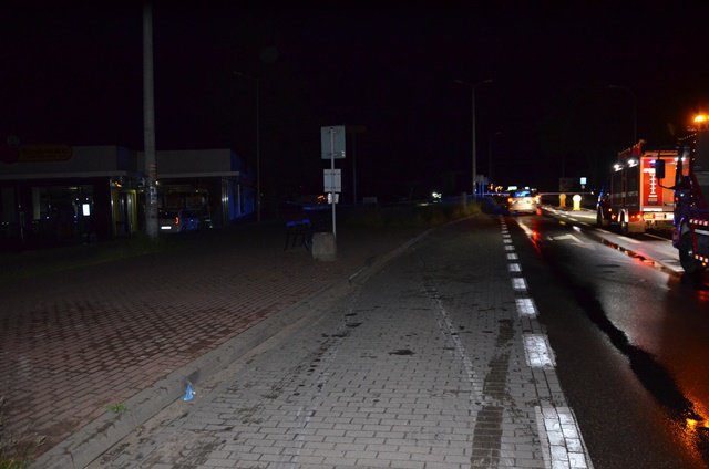 Wypadek w Wyszkowie: Młody kierowca uszkodził słup trakcji energetycznej [07.06.2021] - zdjęcie #9 - eOstroleka.pl