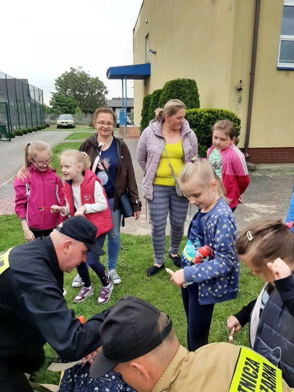 Dzień Dziecka z Nadleśnictwem Ostrołęka w Szkole Podstawowej w Rzekuniu [07.06.2021] - zdjęcie #105 - eOstroleka.pl