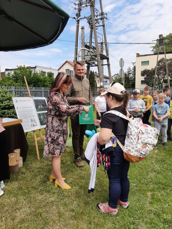 Dzień Dziecka z Nadleśnictwem Ostrołęka w Szkole Podstawowej w Rzekuniu [07.06.2021] - zdjęcie #42 - eOstroleka.pl