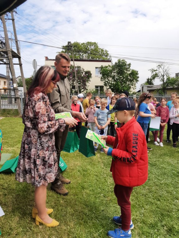 Dzień Dziecka z Nadleśnictwem Ostrołęka w Szkole Podstawowej w Rzekuniu [07.06.2021] - zdjęcie #29 - eOstroleka.pl