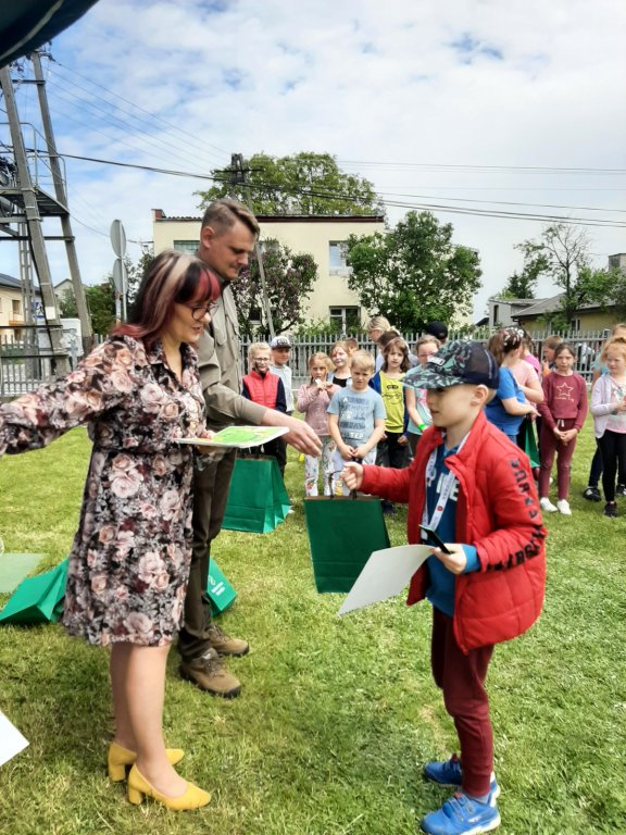 Dzień Dziecka z Nadleśnictwem Ostrołęka w Szkole Podstawowej w Rzekuniu [07.06.2021] - zdjęcie #28 - eOstroleka.pl