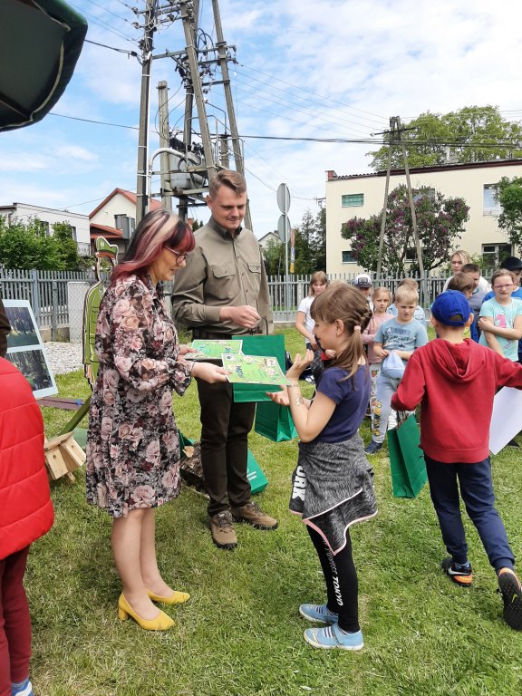 Dzień Dziecka z Nadleśnictwem Ostrołęka w Szkole Podstawowej w Rzekuniu [07.06.2021] - zdjęcie #27 - eOstroleka.pl