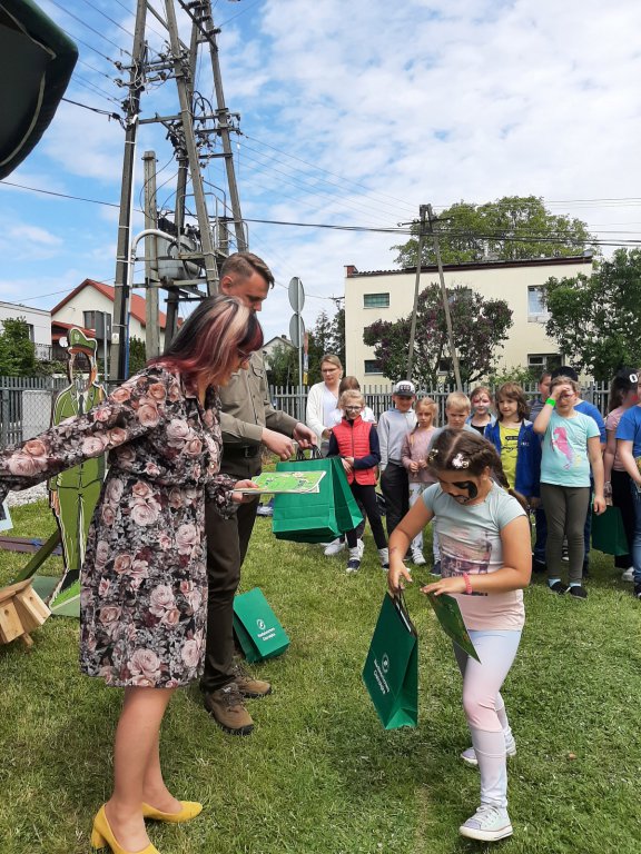 Dzień Dziecka z Nadleśnictwem Ostrołęka w Szkole Podstawowej w Rzekuniu [07.06.2021] - zdjęcie #22 - eOstroleka.pl