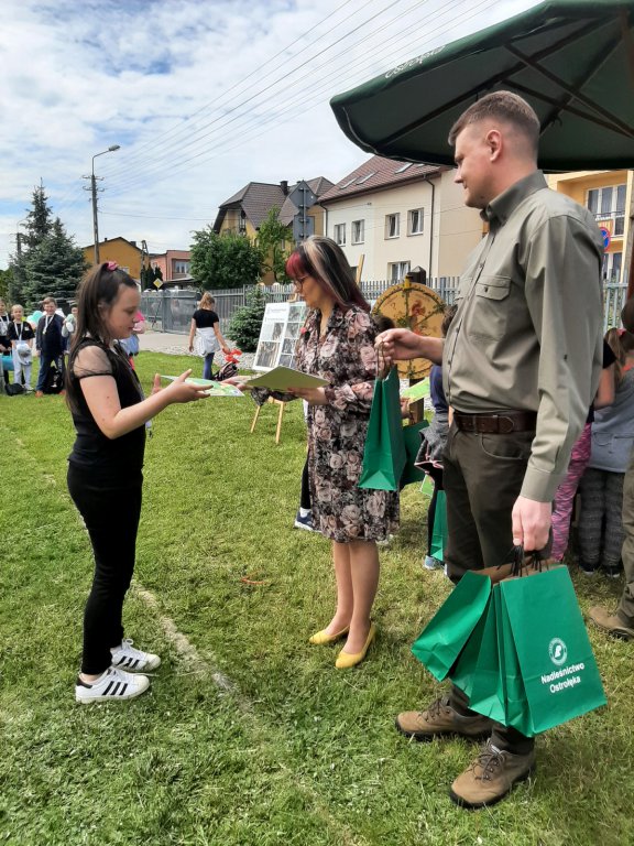 Dzień Dziecka z Nadleśnictwem Ostrołęka w Szkole Podstawowej w Rzekuniu [07.06.2021] - zdjęcie #16 - eOstroleka.pl