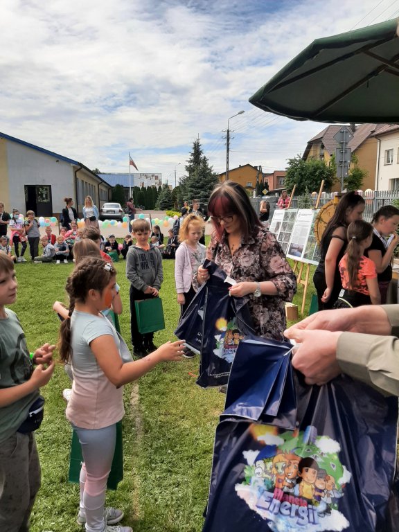 Dzień Dziecka z Nadleśnictwem Ostrołęka w Szkole Podstawowej w Rzekuniu [07.06.2021] - zdjęcie #8 - eOstroleka.pl
