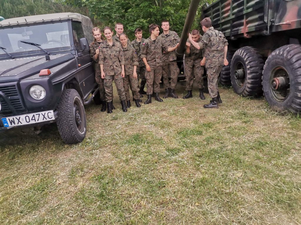 III Turniej klas mundurowych Wdzięczni Bohaterom – Żołnierzom Niezłomnym - zdjęcie #1 - eOstroleka.pl