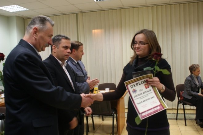 Zakończenie Vedycji Bądź Bezpieczna(16-12-2010) - zdjęcie #12 - eOstroleka.pl