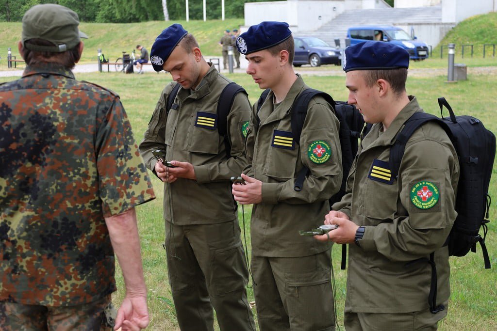 I Pieszy Rajd Kadeta dla klas wojskowych z ostrołęckiej „dwójki” [17.06.2021] - zdjęcie #13 - eOstroleka.pl
