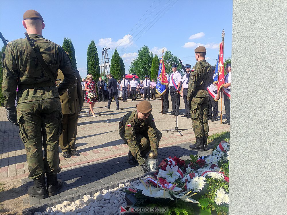 Odsłonięcie obelisku poświęconego deportowanym przez NKWD w 1941 roku Mieszkańcom wsi Rozwory - zdjęcie #49 - eOstroleka.pl