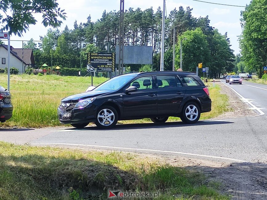 Karambol przy wjeździe do Ostrołęki. Uszkodzone 4 auta [20.06.2021] - zdjęcie #2 - eOstroleka.pl