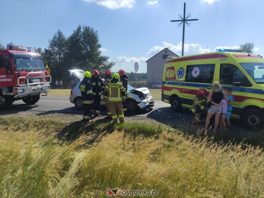 Wypadek na trasie mazurskiej między Myszyńcem a Kadzidłem. Na DK-53 obowiązuje ruch wahadłowy [20.06.2021] - zdjęcie #4 - eOstroleka.pl