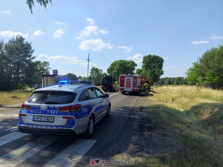 Wypadek na trasie mazurskiej między Myszyńcem a Kadzidłem. Na DK-53 obowiązuje ruch wahadłowy [20.06.2021] - zdjęcie #6 - eOstroleka.pl