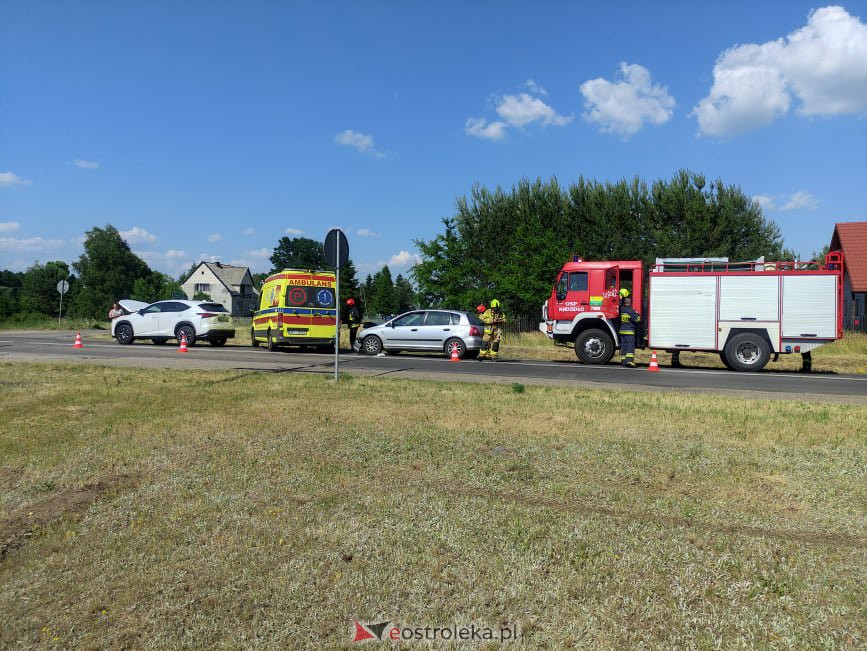 Wypadek na trasie mazurskiej między Myszyńcem a Kadzidłem. Na DK-53 obowiązuje ruch wahadłowy [20.06.2021] - zdjęcie #7 - eOstroleka.pl